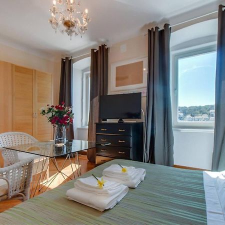 Vindobona Hotell Mali Lošinj Exteriör bild